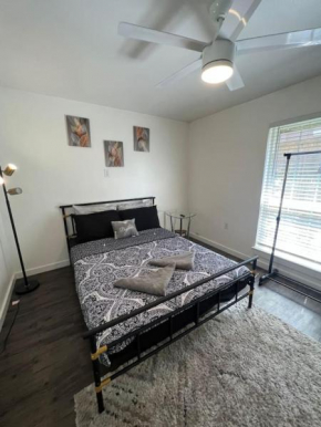 Central Dallas - Alluring 1 Bed 1 Bath